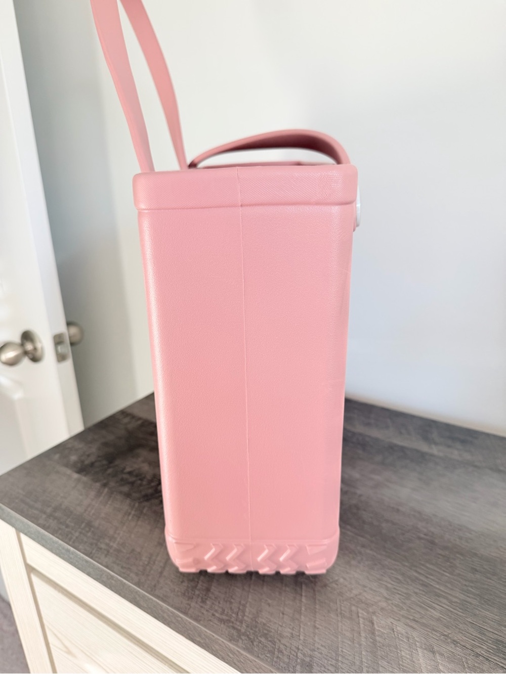 Bag Classic Tote in Pink - Picture 3 of 5